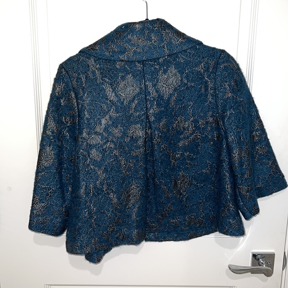 Cabi Lisboa topper - Picture 3 of 4